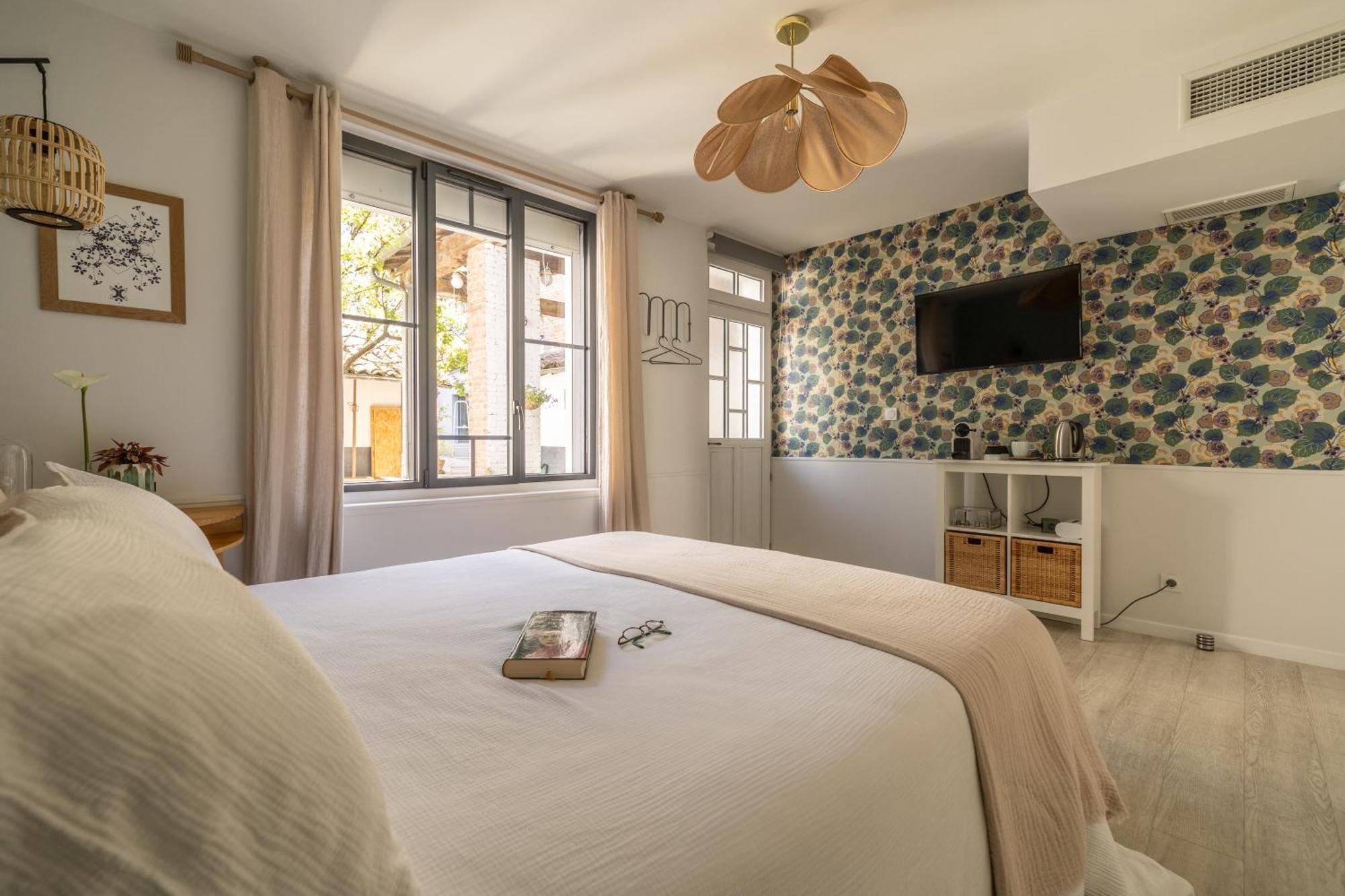 B&B La Maison De Julia Альби Экстерьер фото